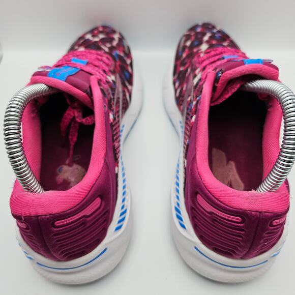 Brooks Adrenaline GTS 22 Run Wild Cosmic Cheetah Womens 7.5 Medium B Sneakers - Picture 9 of 13